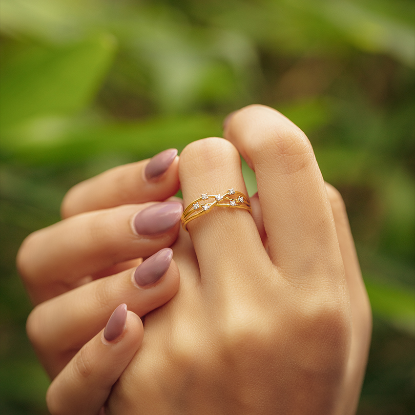 Intertwined Glim Diamond Ring