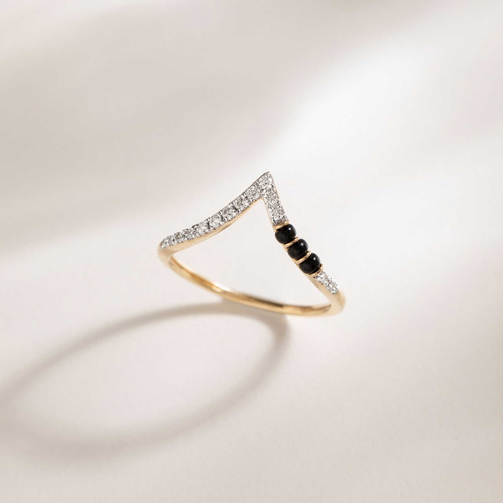 Fay Diamond Mangalsutra Vanki Ring