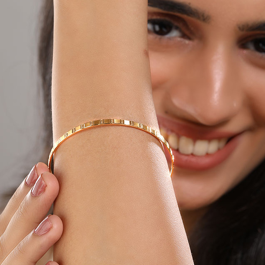 Groovy 22KT Gold Bangle Set of 2